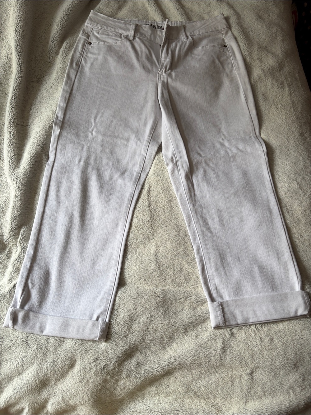 Women's Casual White Cuffed Capri Jeans